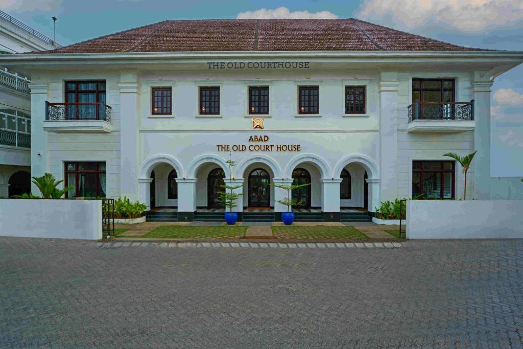 Fort Kochi Hotel | The Old Court House By Abad