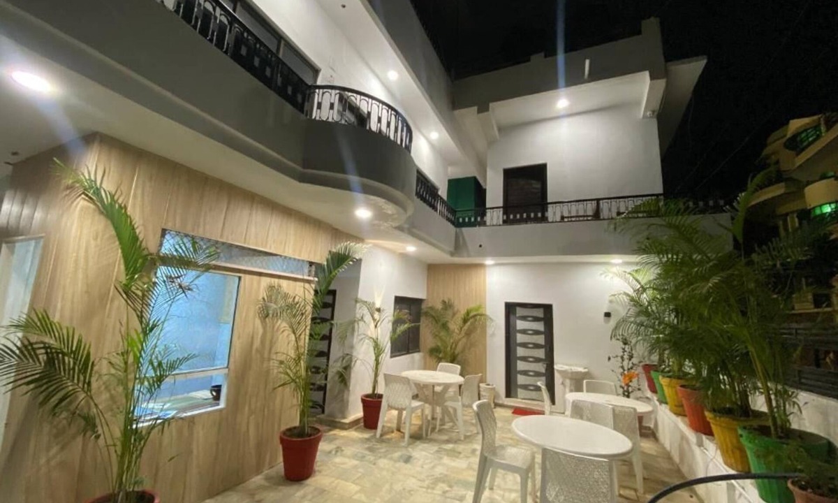 Mount Abu Hotel | The Plum Mount Abu