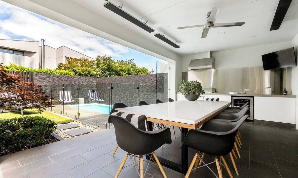 Bentleigh House | The Pool Pavilion Where City meets Beach
