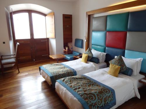 White Town Hotel | The Promenade