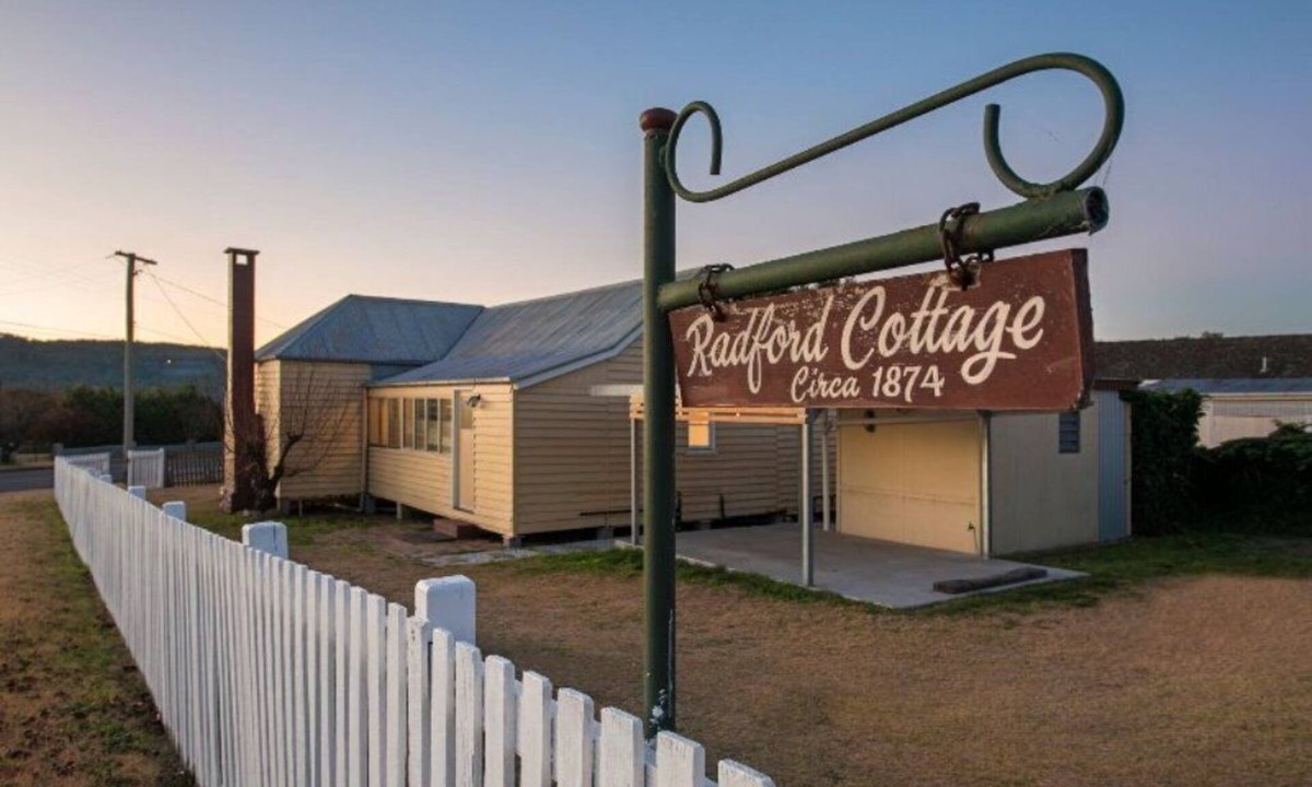 Stanthorpe Cottage | The Radford Couples Cottage Heart of Stanthorpe