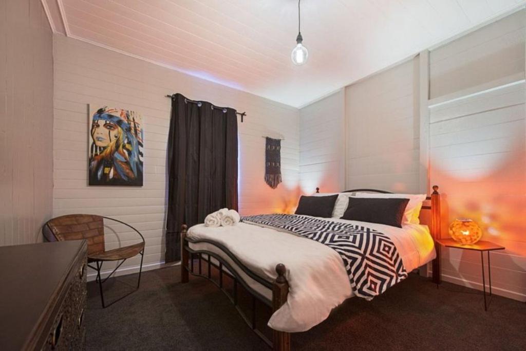 Stanthorpe House | The Radford Couples Cottage Heart of Stanthorpe