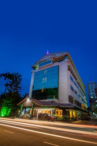 Palarivattom Resort | The Renai Cochin