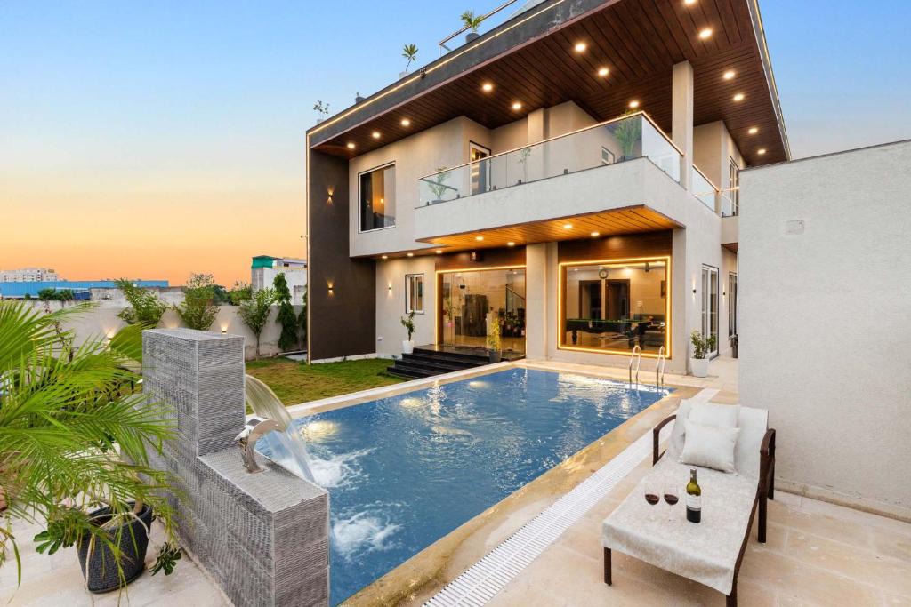 Jaipur Villa | The Rose Gold by VEO - Part of StayVista