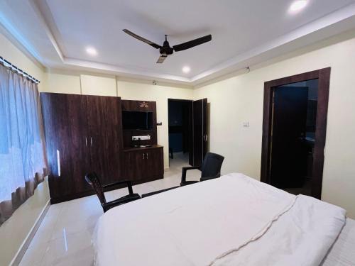 Visakhapatnam Hotel | The Royal Comforts