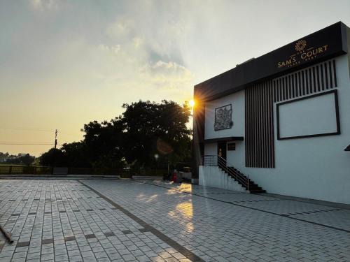 Lalgudi Hotel | The Sam's Court Elite Stay
