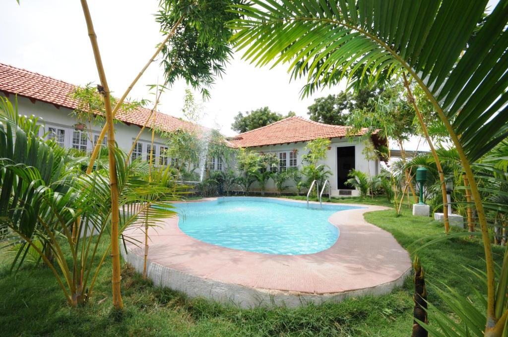 Palakkodu Hotel | The Savoy Farmstay