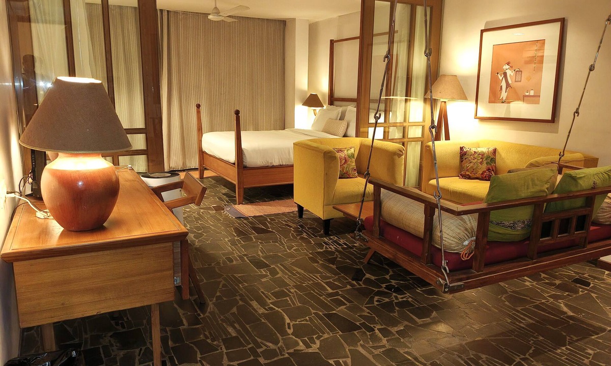 Rajkot Hotel | The Sky Imperial Aarivaa Luxury Homestay