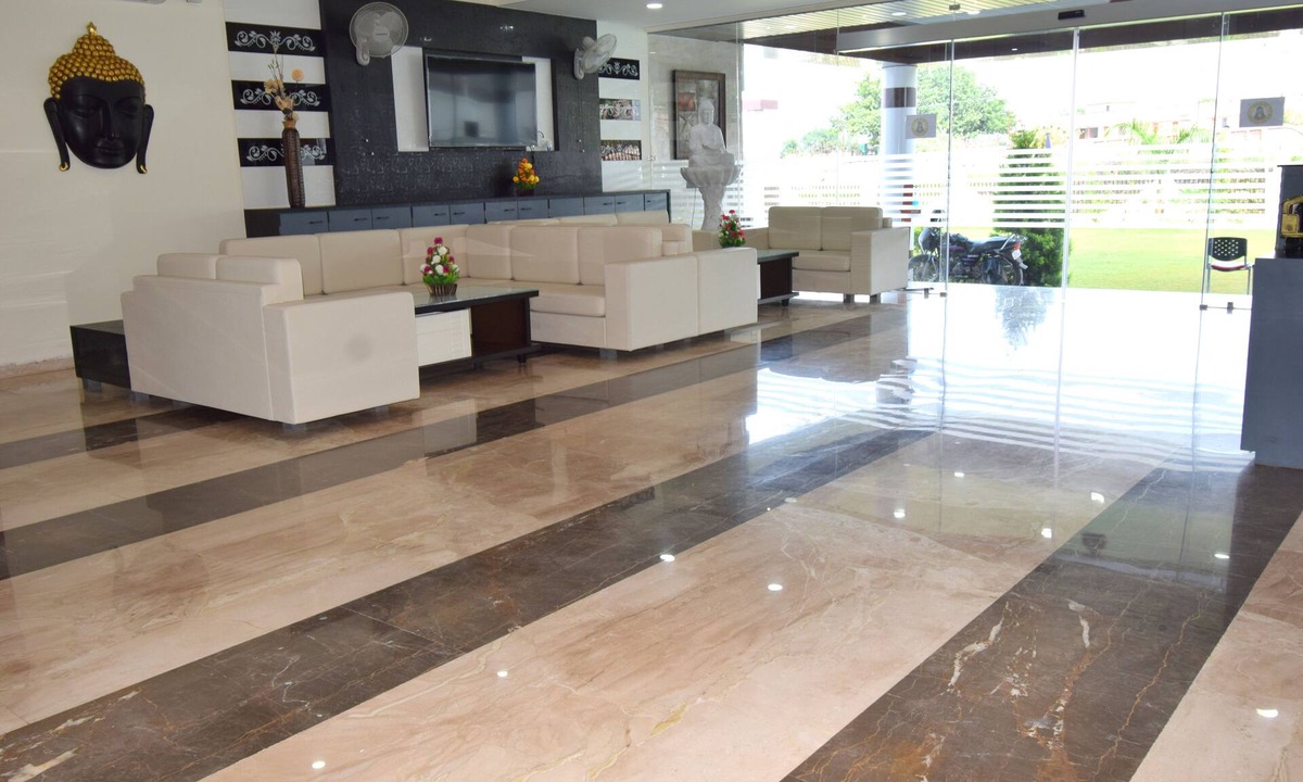 Nathdwara Hotel | The Sky Imperial Hotel Gopal Darshan