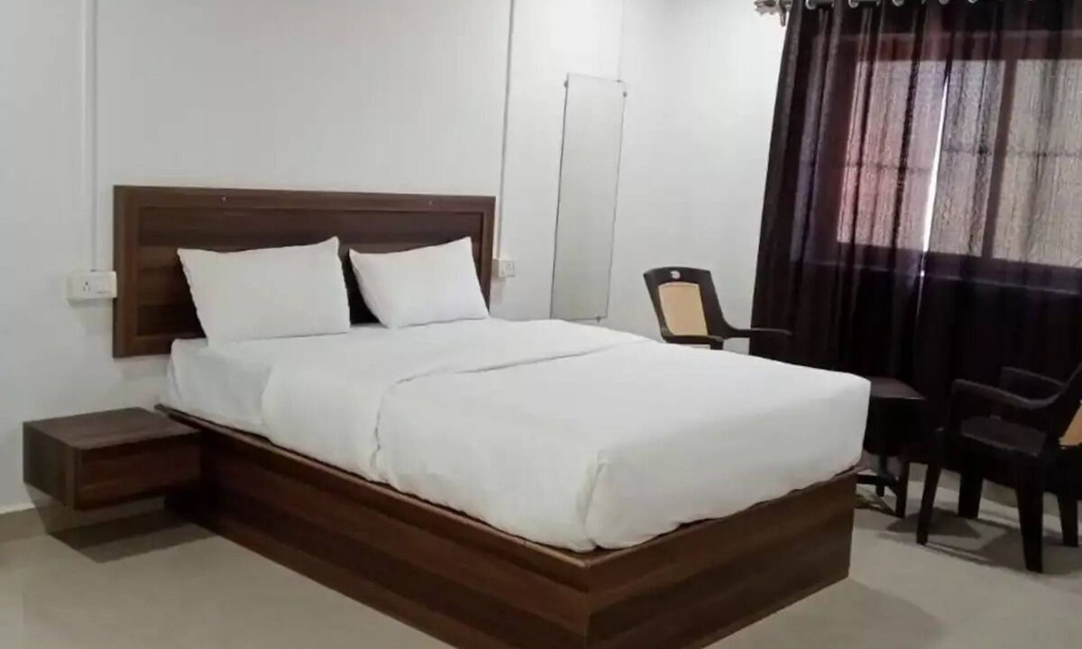 Calangute Hotel | The Sunshine AC Double Bed 3