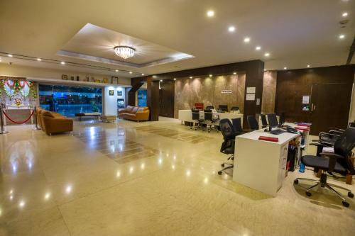 Thane West Hotel | The Thane Club