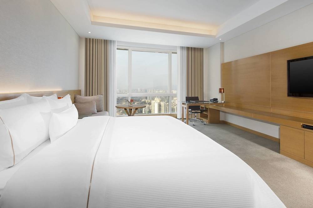 Goregaon East Hotel | The Westin Mumbai Garden City