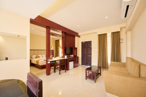 Vandiperiyar Hotel | Thekkady Gavi Suites