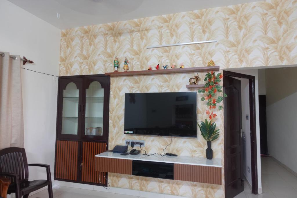 Tiruchirappalli House | Thiruveesar Family Retreat near Airport