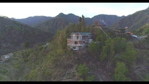 Dehradun Villa | Three Roof Cottage