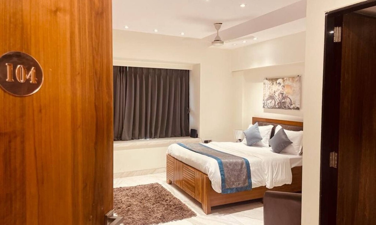 Upper Govind Nagar Hotel | TIM Service Apartment Goregaon East Near NESCO