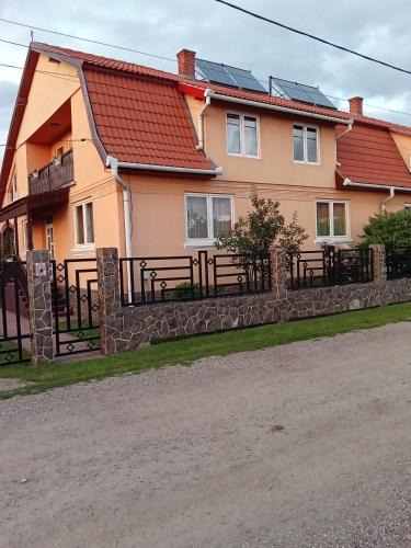 Lazarea House | Timi Kulcsosház