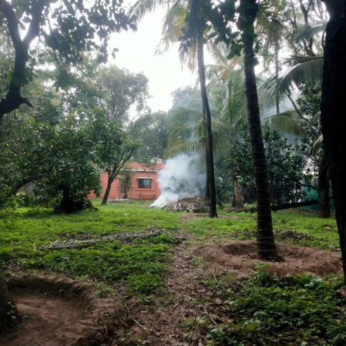 Tarkarli Villa | Tirodkar Homestay 2 BHK Villa, 600m fr Beach, Authentic Malvani Food