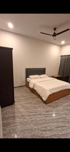 Kannur Hotel | Tkt Tourist Home