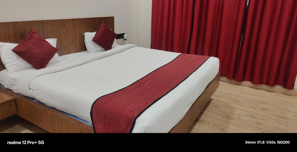 Bilaspur Hotel | Topaz hotel