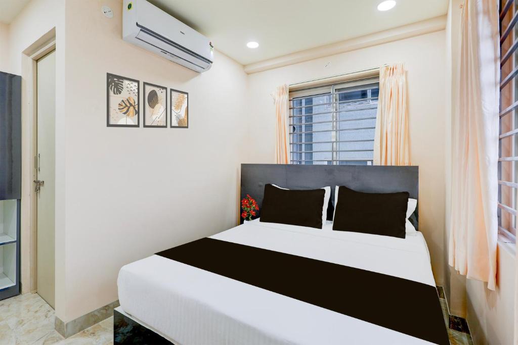 MVP Colony Hotel | Townhouse MVP Sector With Kailasagiri Hill View
