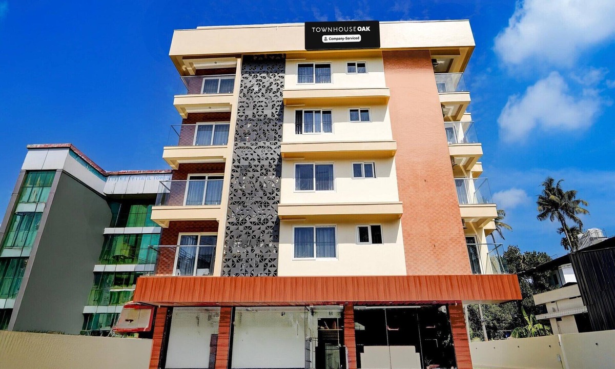 Nedumbassery House | Townhouse Oak Cochin International Airport