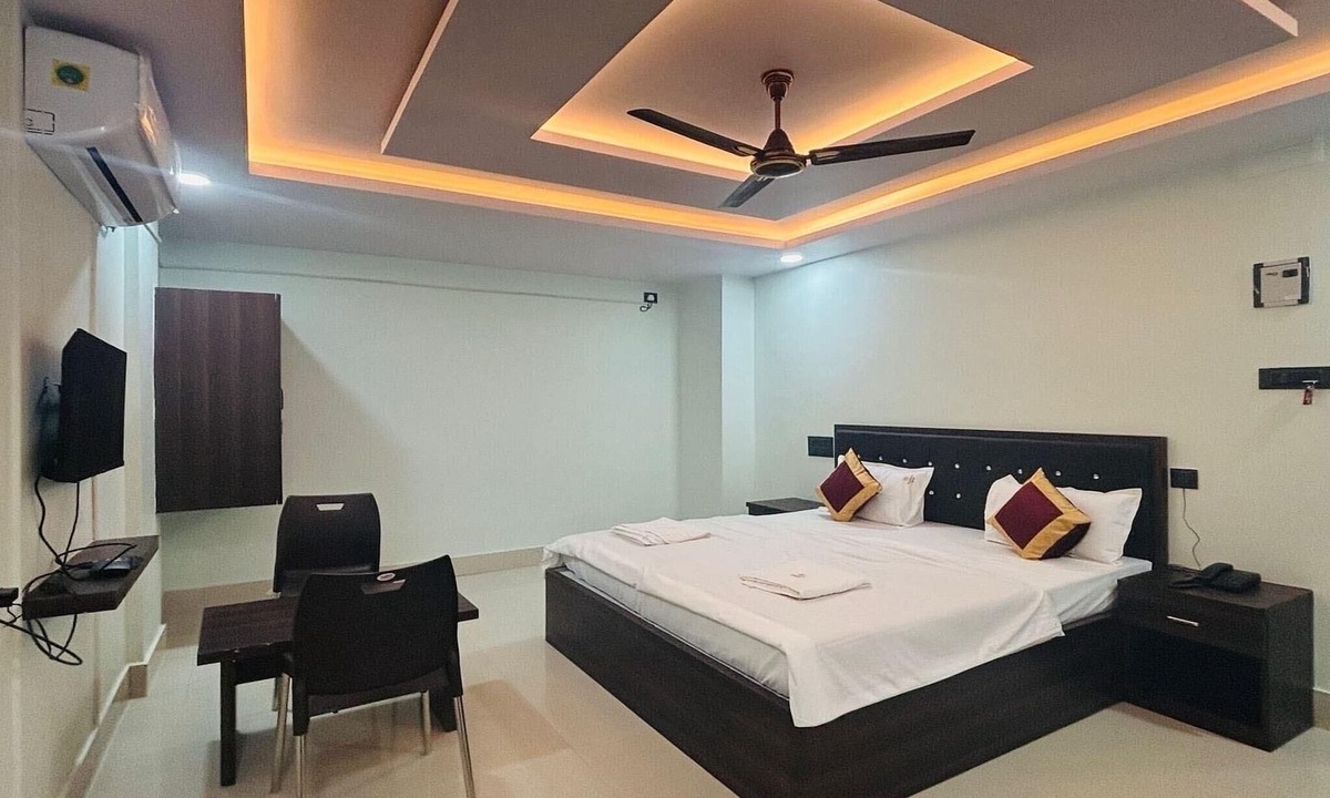Dudhebavi House | Townhouse Oak Phaltan