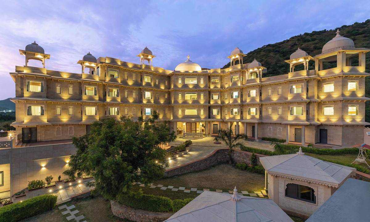 Udaipur Hotel | Traavista Aravali Mahal