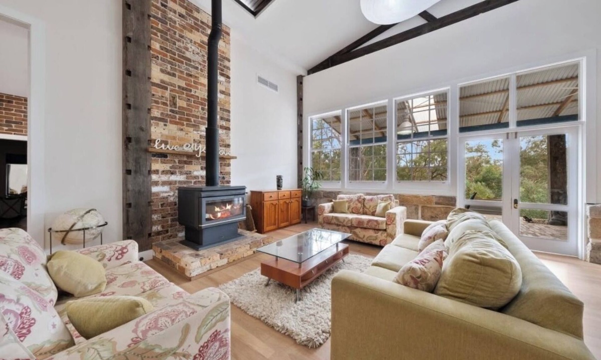 Lower Portland Other | Tranquil country homestead retreat set above the Colo River