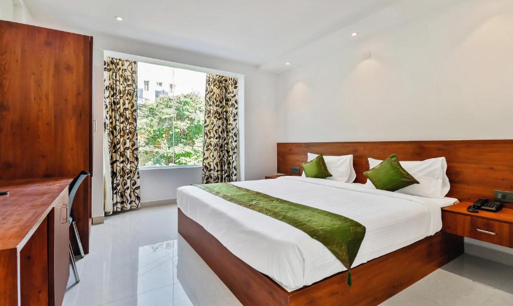 Indiranagar Hotel | Treebo Blu Orchid