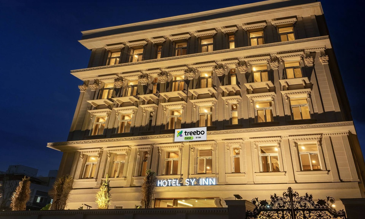 Gachibowli Hotel | Treebo Purva Crest, Gachibowli DLF