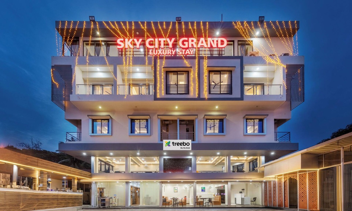 Mangalore Hotel | Treebo Sky City Grand