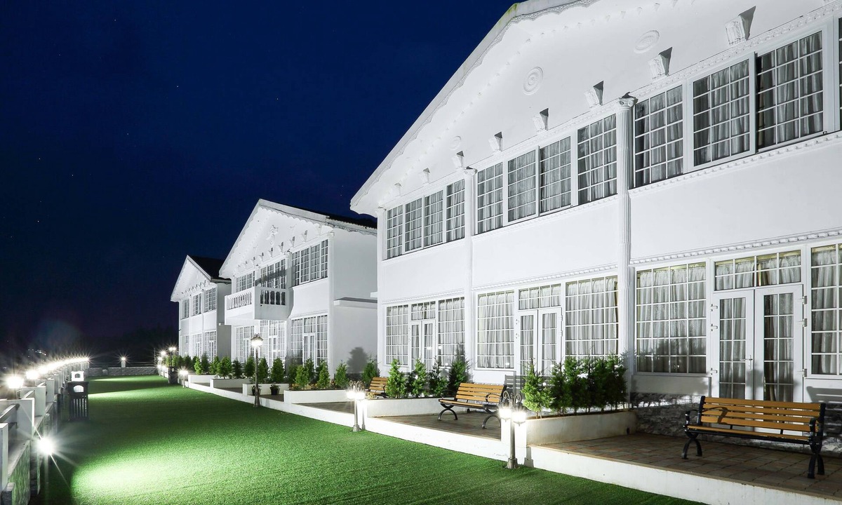 Kandal Hotel | Treebo Skydale Inn & Suites With Mountain View