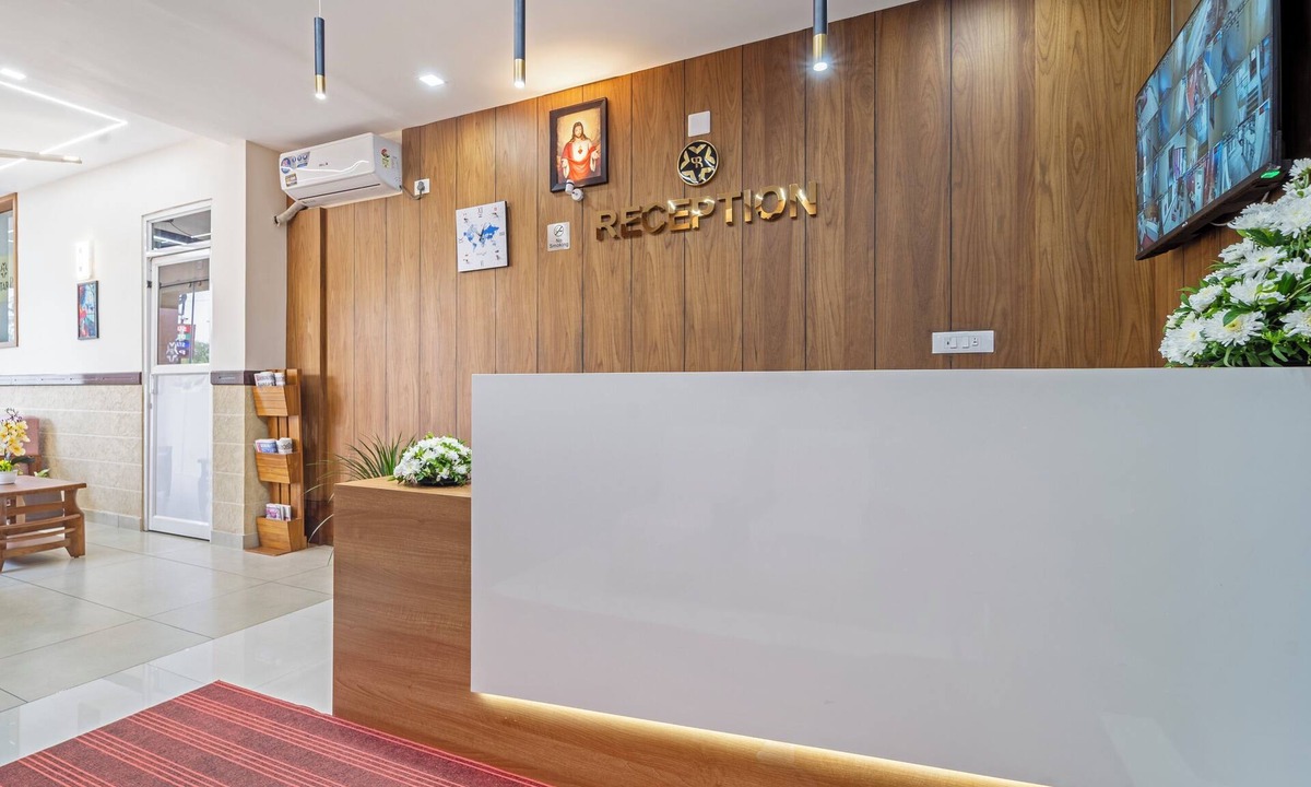 Nedumbassery Hotel | Treebo Thoduvas Star Plaza Cochin Airport