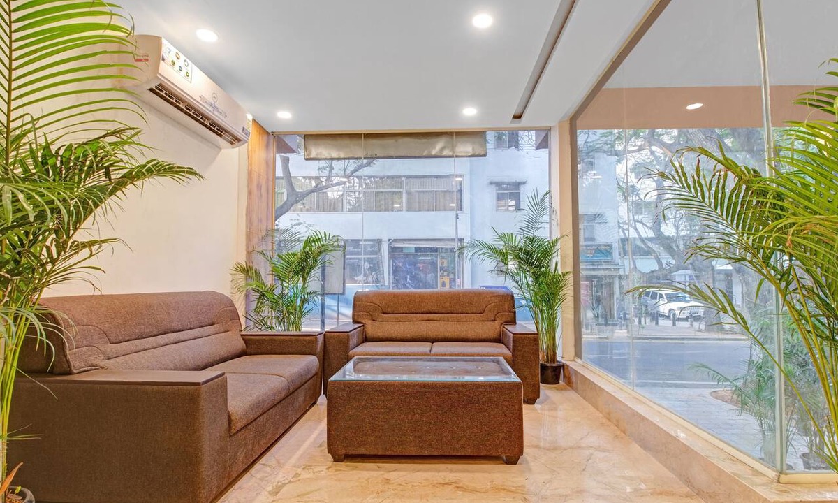 Bangalore City Center Hotel | Treebo White Inn