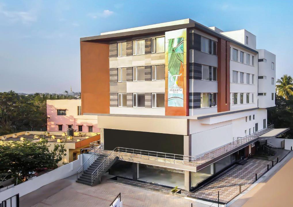 Hubli Hotel | TreeHouse Vedanta Pride