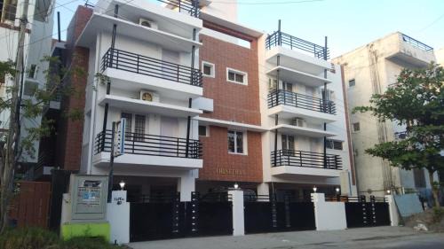 Thoraipakkam Hotel | Trinetraa Inc