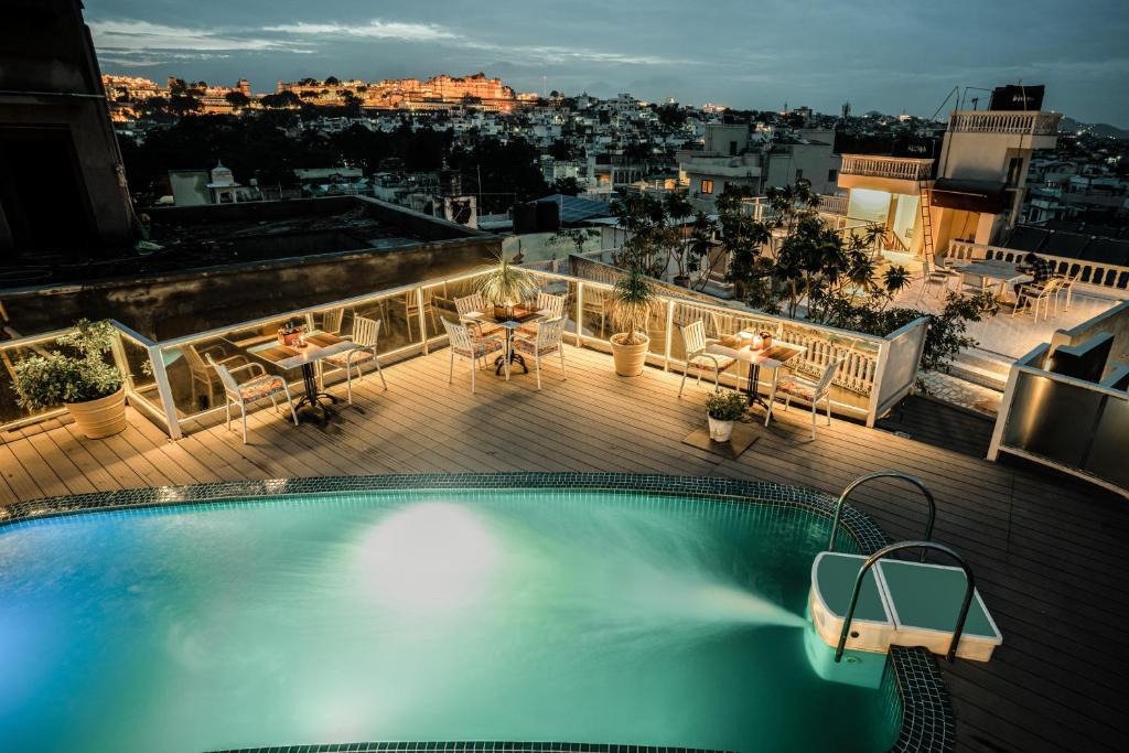 Udaipur City Centre Hotel | Tripli Hotels Shambhu Villas