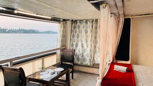 Udupi Bed & Breakfast | Tropical bay by Malpe - Udupi