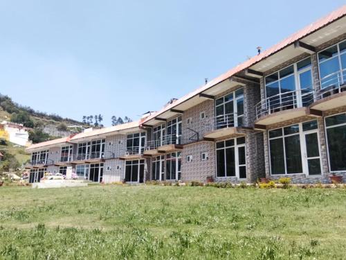 Ooty Hotel | TULIPS VILLAGE RESORTS - A Valley View Abode