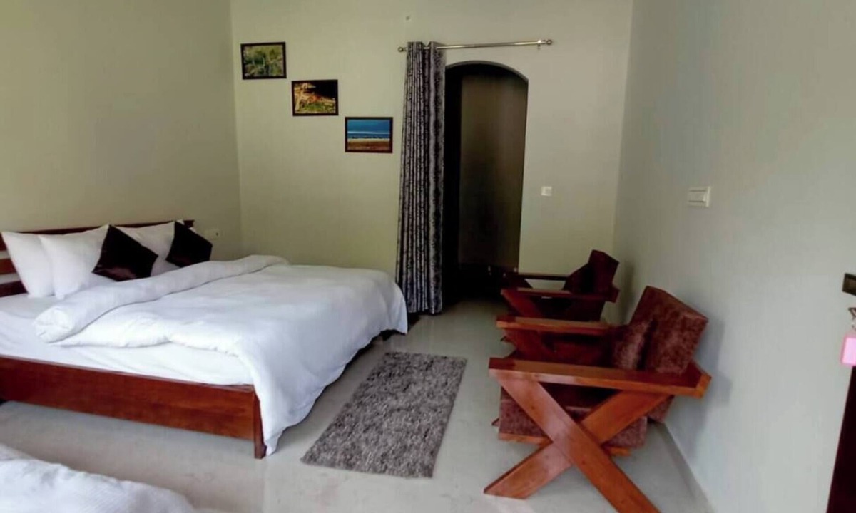 Ramnagar Bed & Breakfast | Two Private Rooms w/Balcony in Naturalist's Home