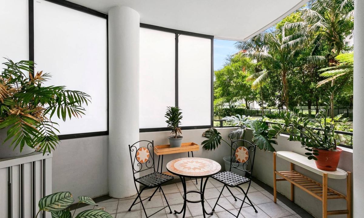 Ultimo Apartment | Ultimo - WATT1 - Wattle Street - Modern 1BR with Balcony Parking in Ultimo Near Chinatown Light Rail