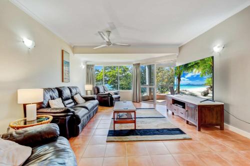 Wongaling Beach House | Ulysses 10 Ocean Dunk Island Views