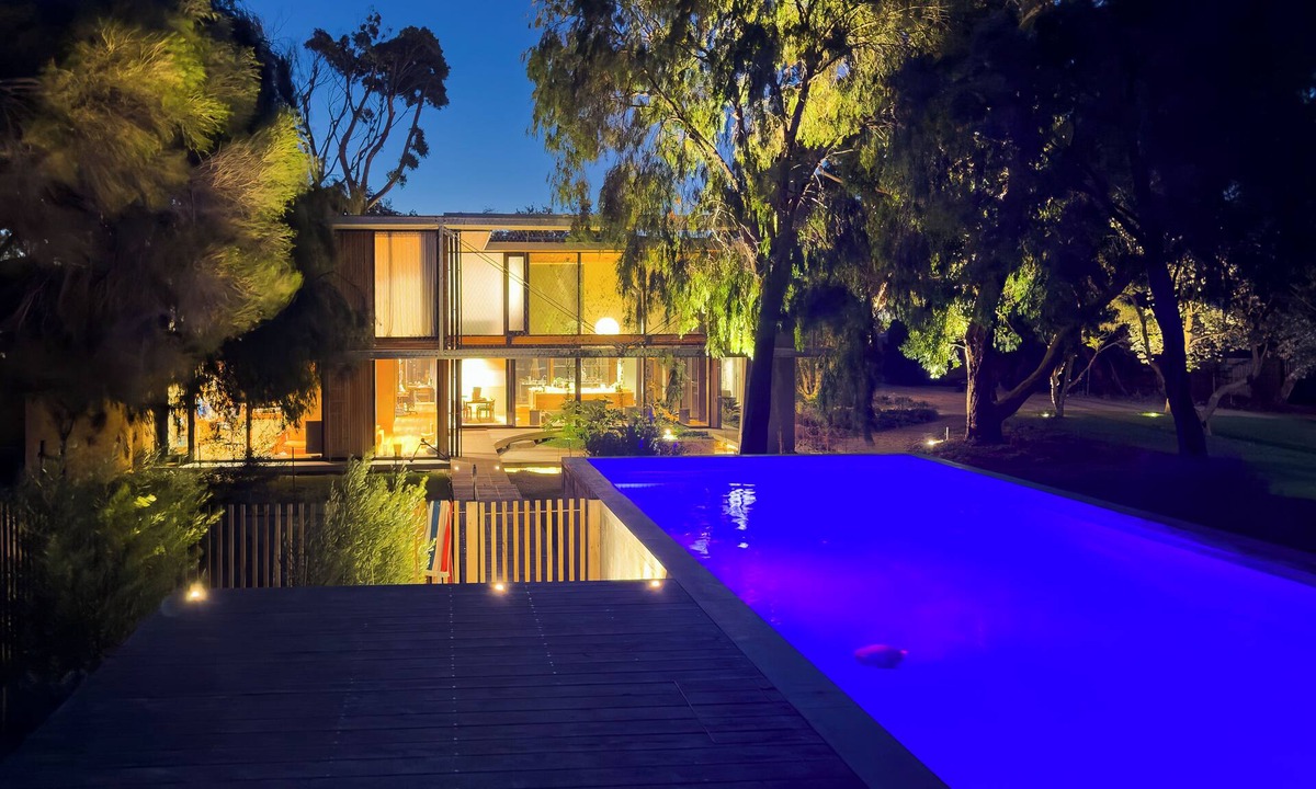 Inverloch House | Unforgettable Acre of Beachfront Luxury with Pool & Spa