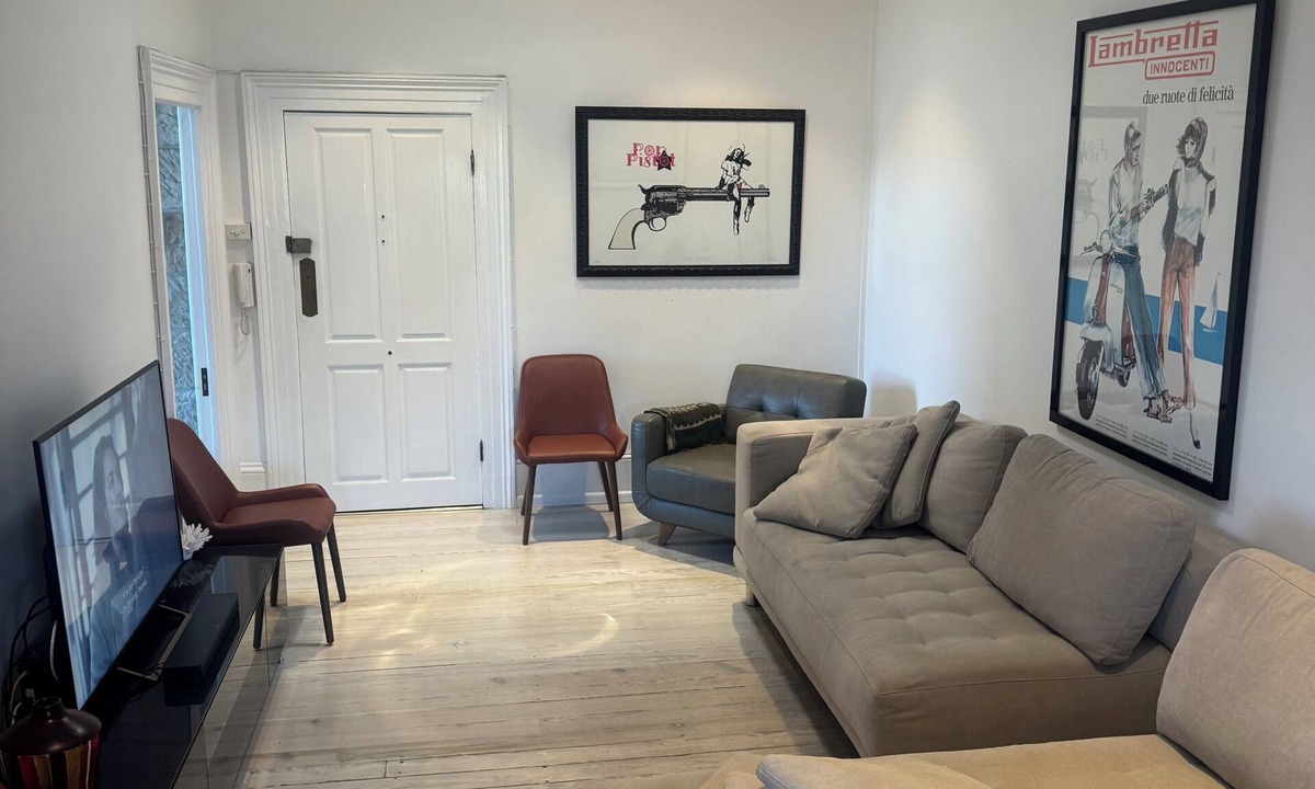 Bronte Apartment | Unique Executive Apartment in Sandstone Manor