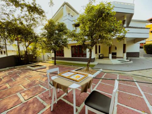 Aluva Villa | Upavan Villa-Two KM From Aluva Metro Station