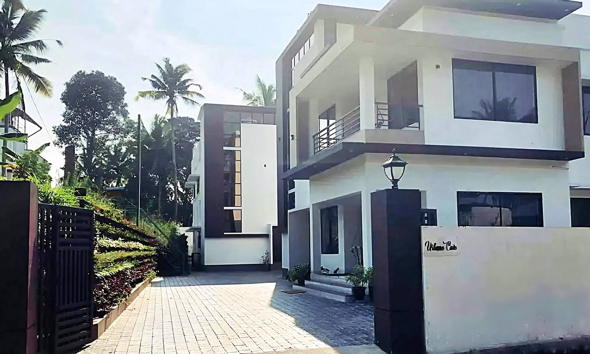 Kazhakuttam Apartment | Urbane Cove 1: Furnished AC Apt