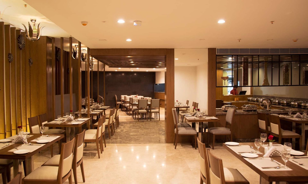 Iyyappanthangal Hotel | V7 Hotel
