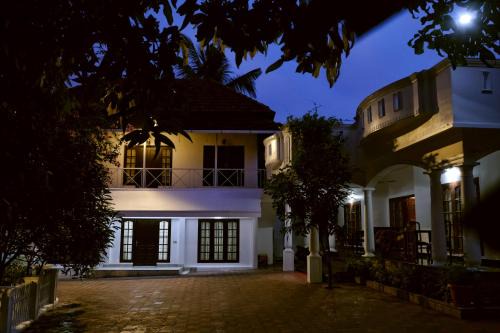 Thoppumpady House | Vaiga Homes - Vembanadu Lakeview Retreat