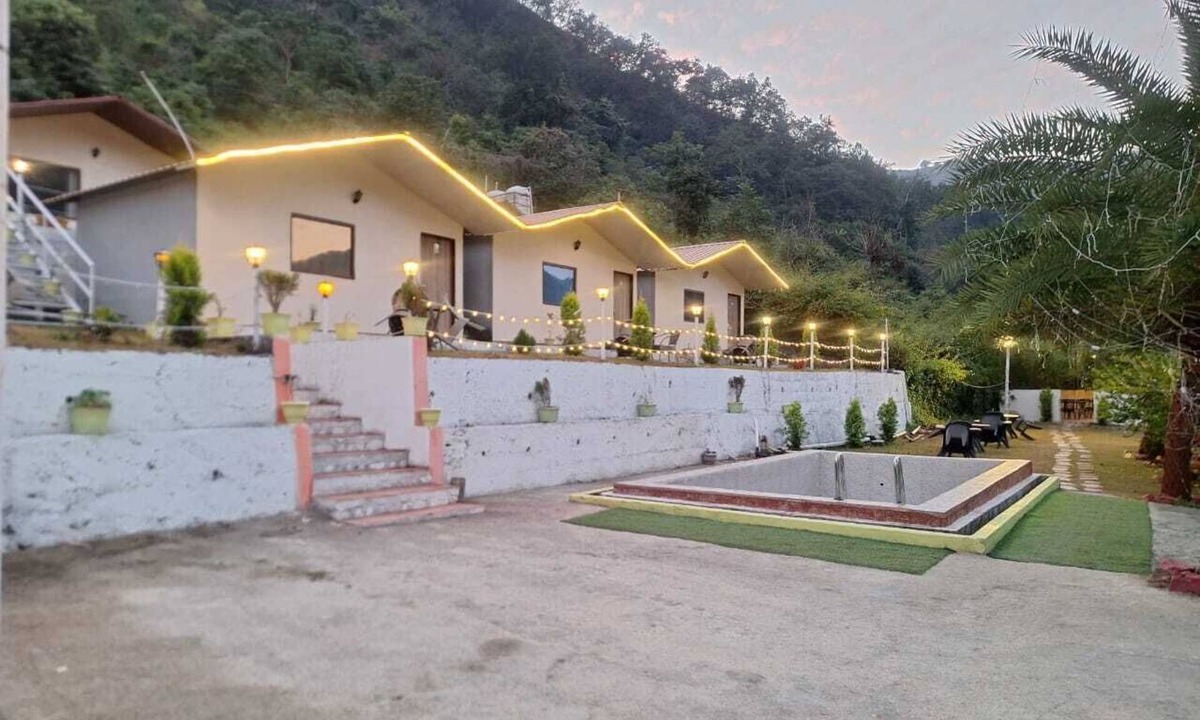 Jogiyana Hotel | VALLEY KING RESORT
